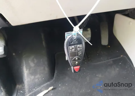 2014 Chrysler Town & Country Touring из США, поврежденный, VIN 2C4RC1BG2ER449403